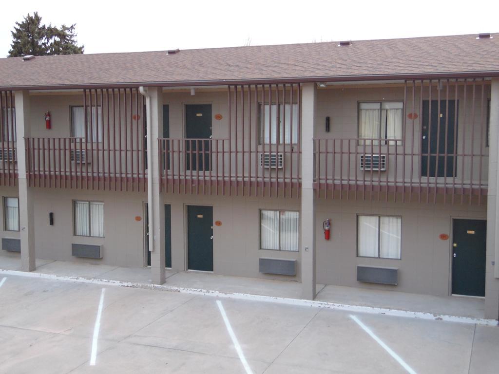 Bear Lodge Motel Сандэнс Экстерьер фото