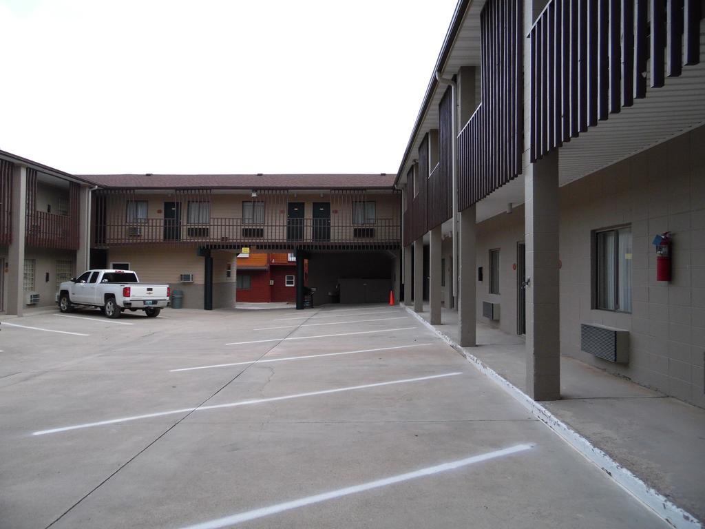 Bear Lodge Motel Сандэнс Экстерьер фото
