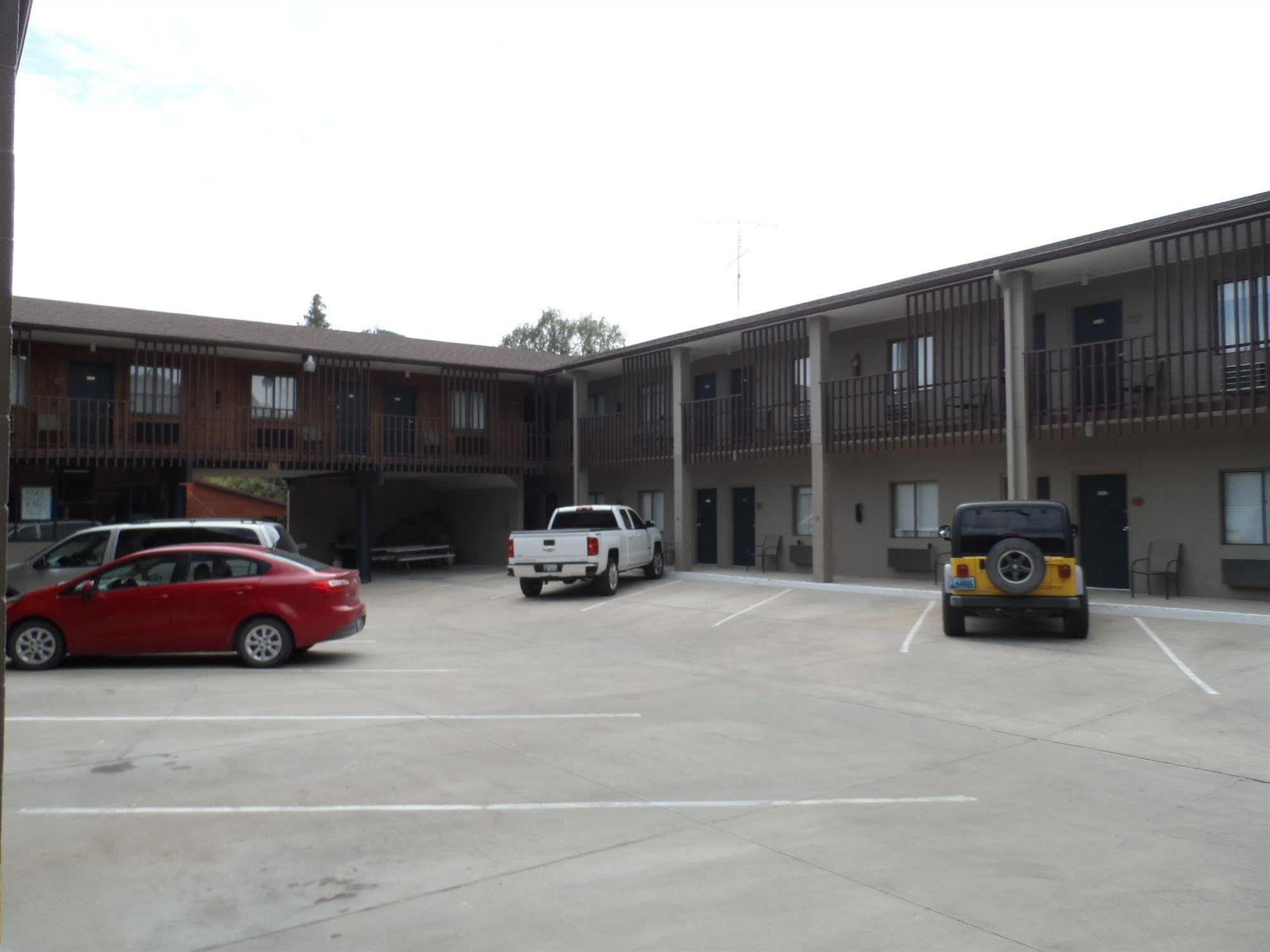 Bear Lodge Motel Сандэнс Экстерьер фото